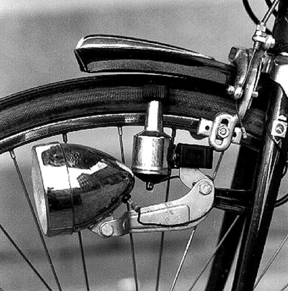 Lampenhalter unter Dynamohalter