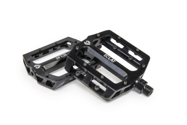 Éclat Surge Pedals schwarz 423g Alu CNC Body Cromo Achse